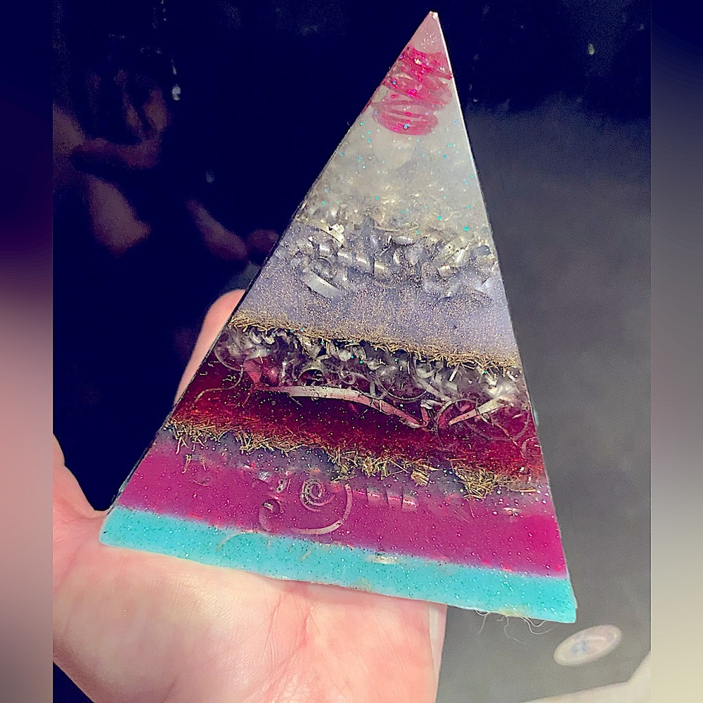 Handcrafted by me, orgonite crystal energy tower! - Picture 5 of 5